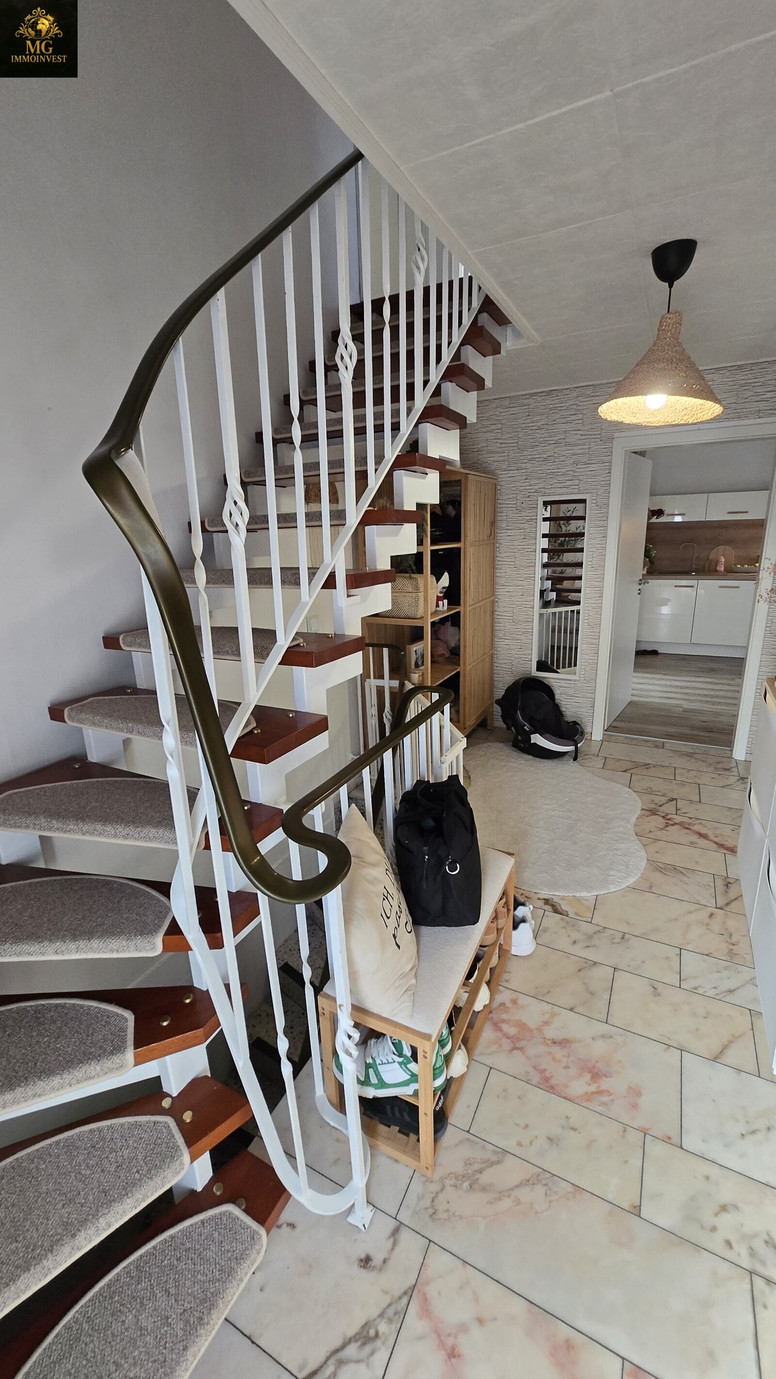 Raumwunder mit Riesen-Garten & neuer Heizung – Ihr neues Familienglück! Raumwunder mit Riesen-Garten & neuer Heizung – Ihr neues Familienglück!